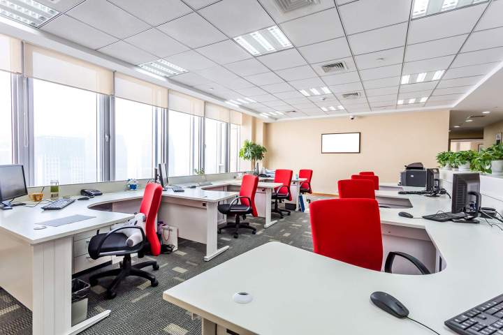 Location de bureaux et entrepôts stratégiques.
